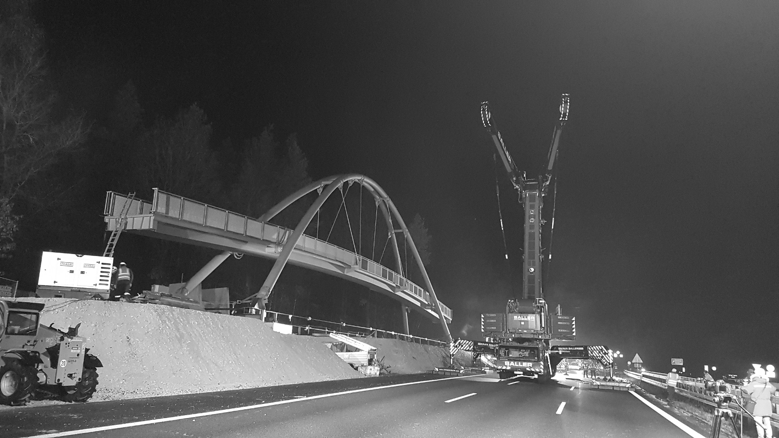 BAB A 9, München - Berlin Instandsetzung der Brücke 359c (GRW über A9) BAB A 9, München - Berlin Instandsetzung der Brücke 359c (GRW über A9)