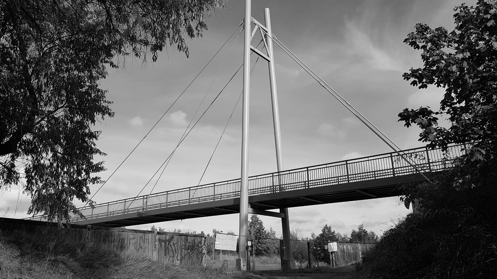 Fußgängerbrücke über die B 100 in Gräfenhainichen