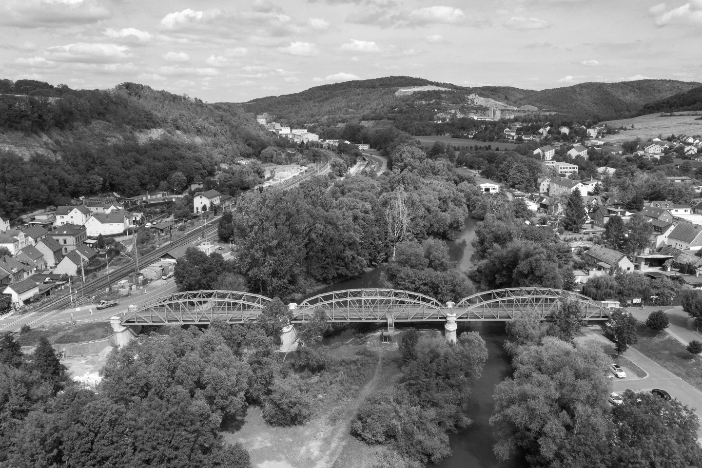 Denkmalgerechte Instandsetzung der Carl-Alexander-Brücke über die Saale in Dorndorf-Steudnitz