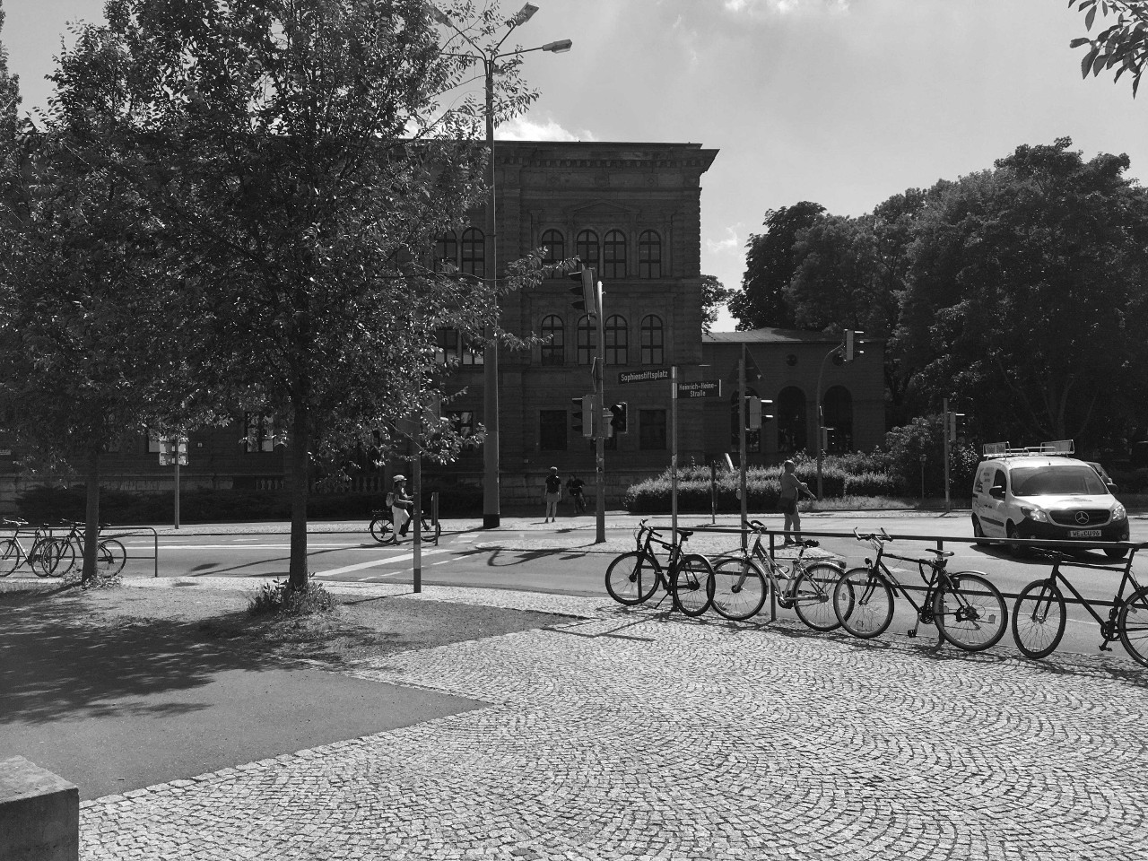 Neugestaltung Sophienstiftsplatz mit Gropiusstraße in Weimar