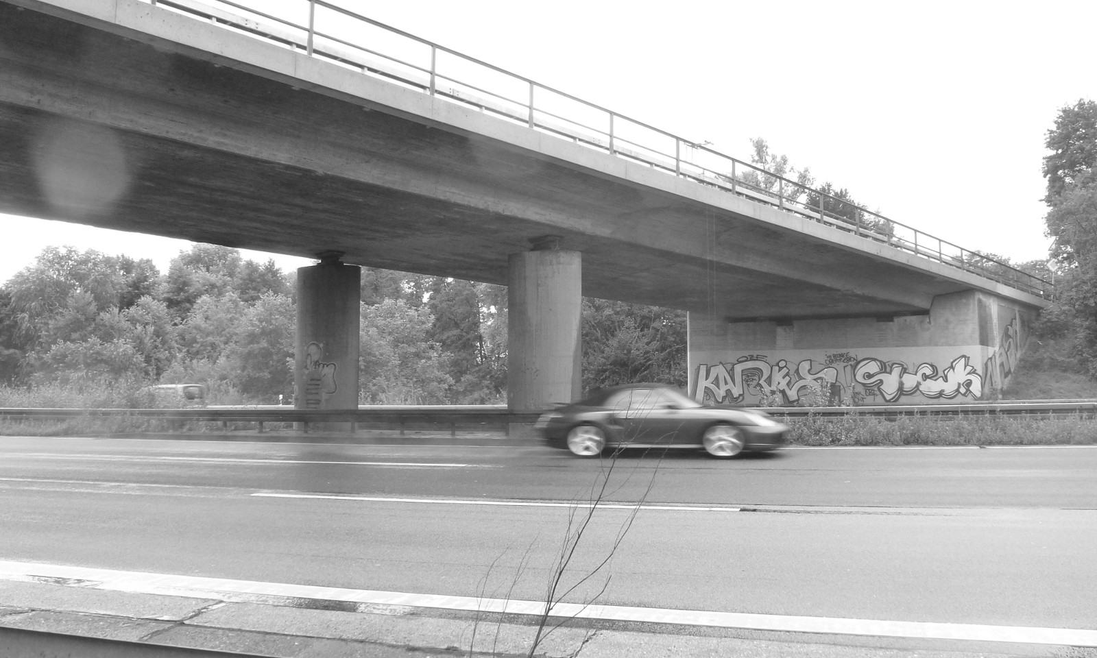 A 3 Wiesbadener Kreuz ÜF L 3039 und UF Gemeindestraße bei Breckenheim; Lärmschutzwand bei Wallau