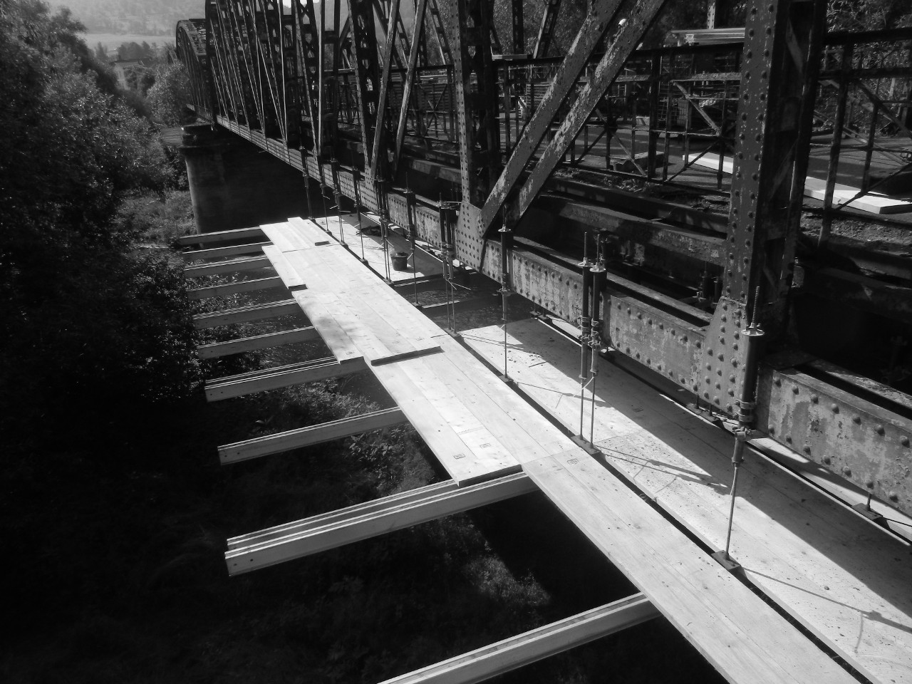 Denkmalgerechte Instandsetzung der Carl-Alexander-Brücke über die Saale in Dorndorf-Steudnitz Denkmalgerechte Instandsetzung der Carl-Alexander-Brücke über die Saale in Dorndorf-Steudnitz