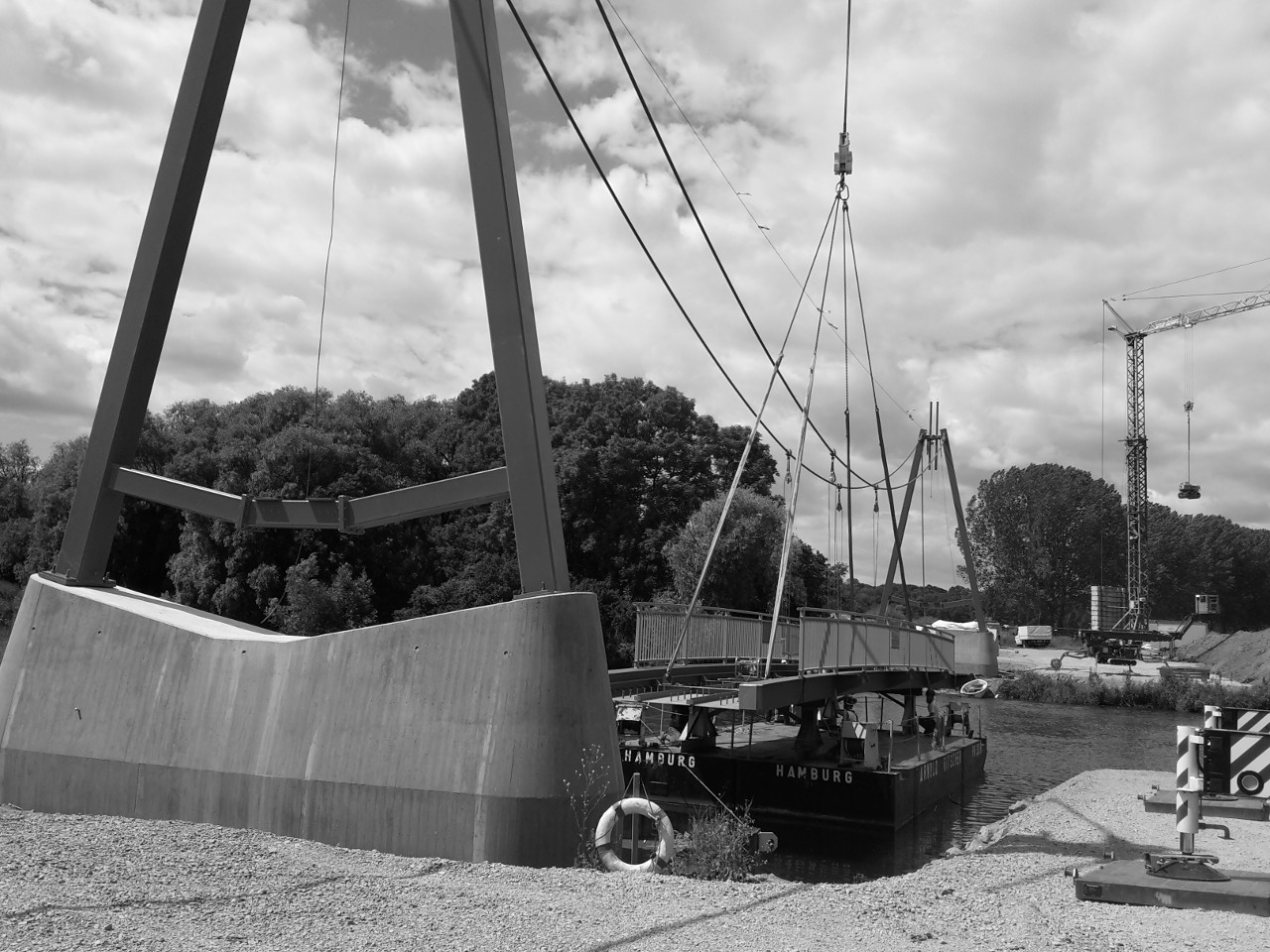 Fußgängerbrücke über die Saale zwischen Uichteritz und Leißling