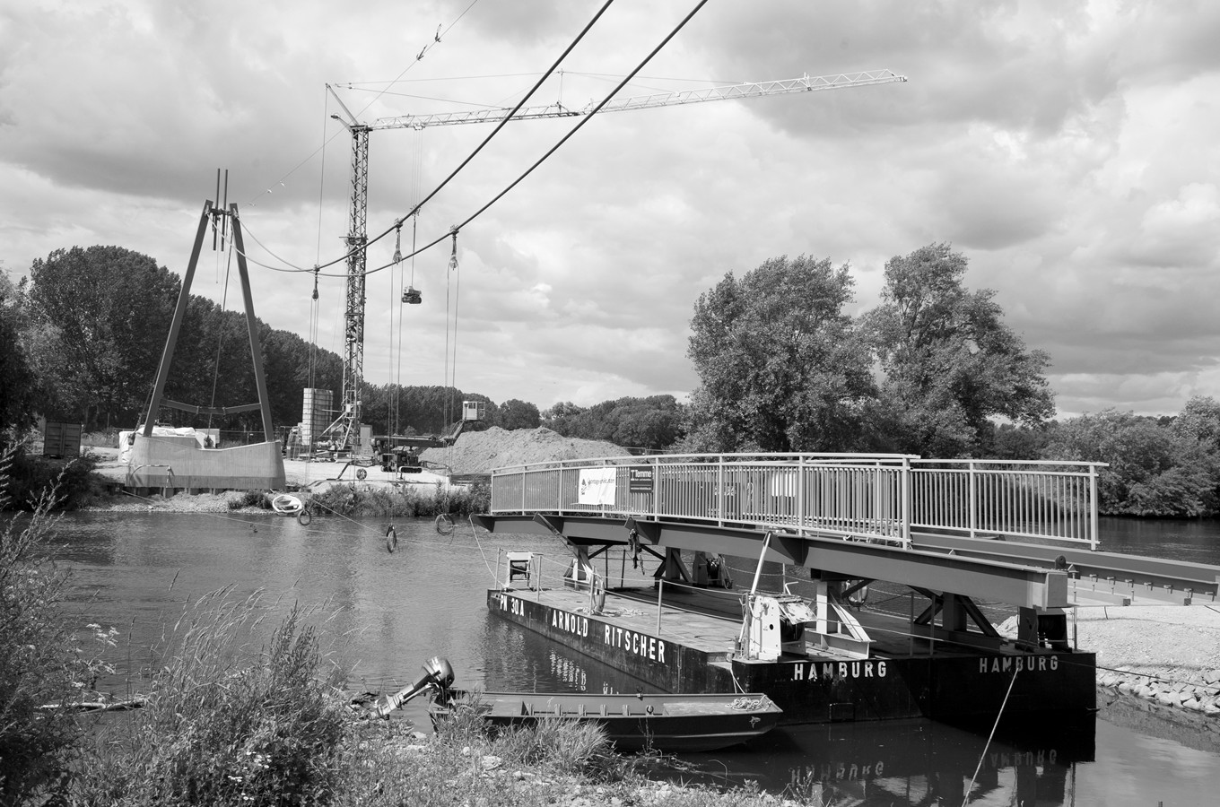 Fußgängerbrücke über die Saale zwischen Uichteritz und Leißling