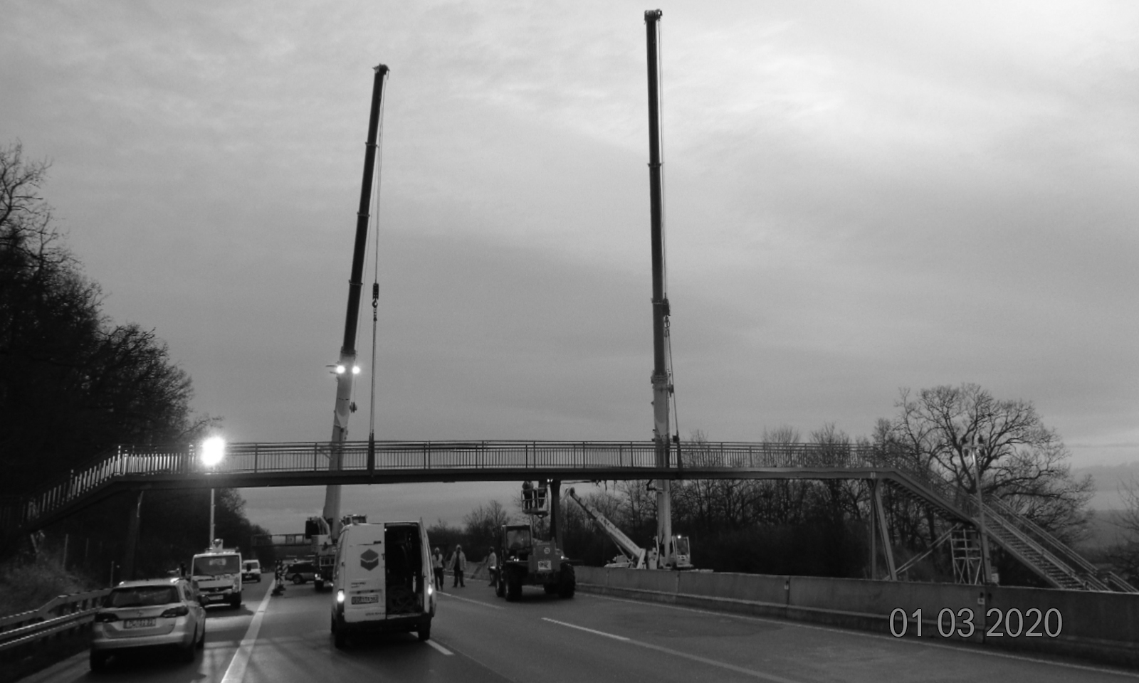 Montage - A 5 Instandsetzung ÜF Gehwegbrücke bei Ockstadt und ÜF Gehwegbrücke bei Ober-Rosbach