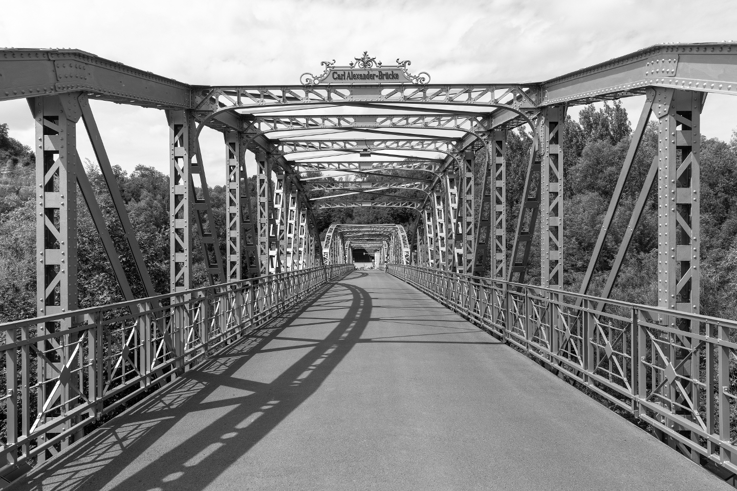Denkmalgerechte Instandsetzung der Carl-Alexander-Brücke über die Saale in Dorndorf-Steudnitz Denkmalgerechte Instandsetzung der Carl-Alexander-Brücke über die Saale in Dorndorf-Steudnitz