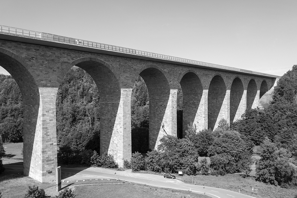 Talbrücke über die Weiße Elster im Zuge der BAB A 72 bei Pirk