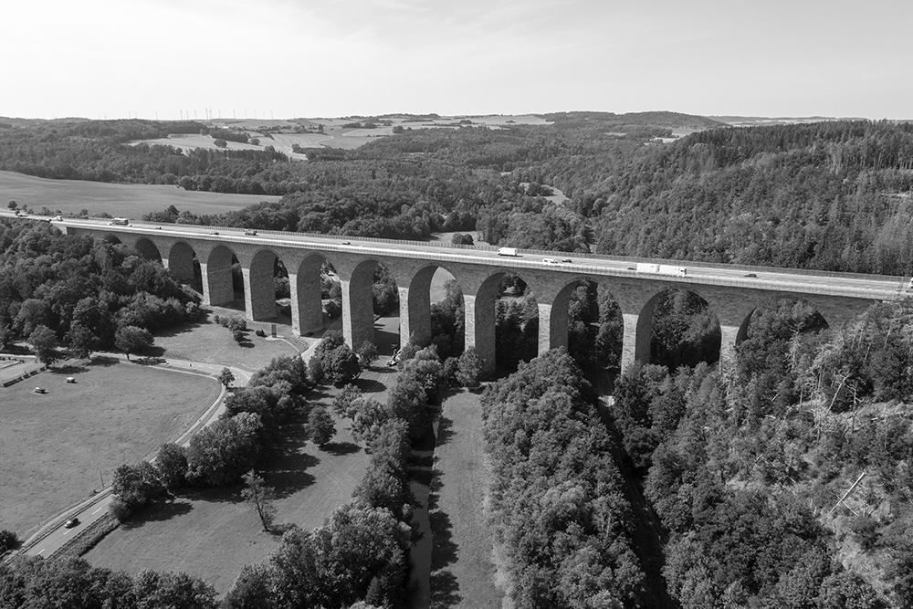 Talbrücke über die Weiße Elster im Zuge der BAB A 72 bei Pirk