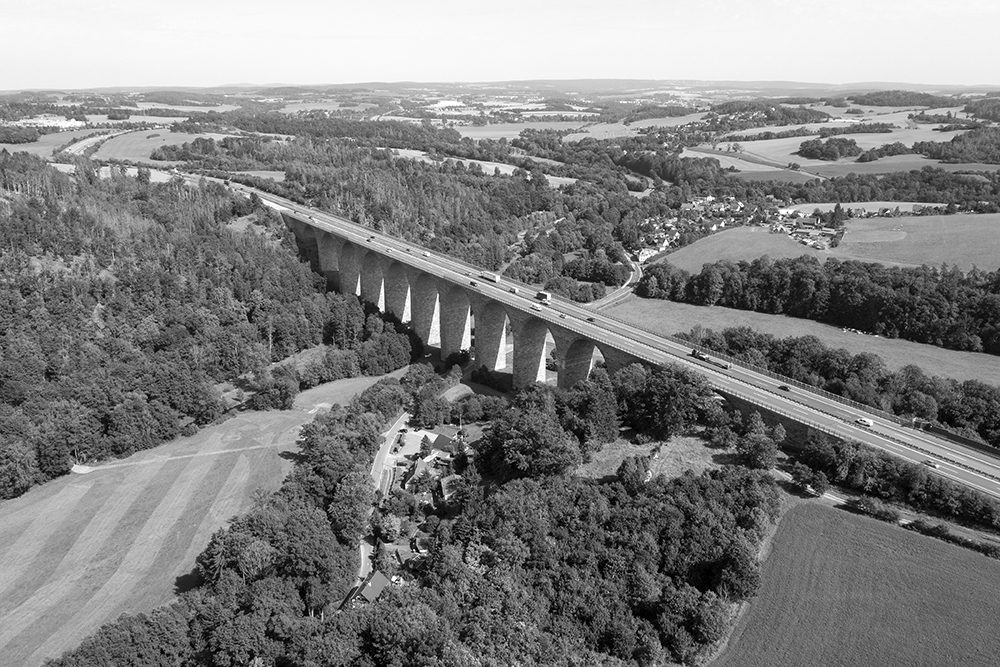 Talbrücke über die Weiße Elster im Zuge der BAB A 72 bei Pirk