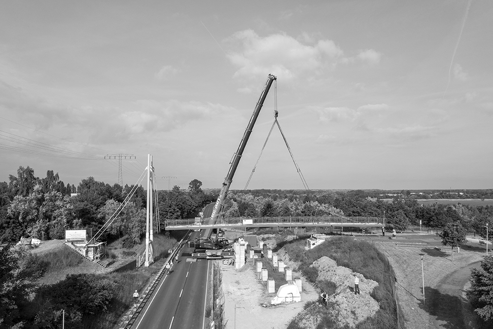 Fußgängerbrücke über die B 100 in Gräfenhainichen