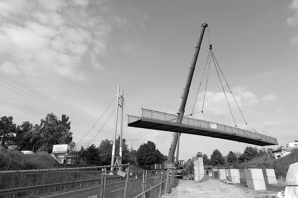 Fußgängerbrücke über die B 100 in Gräfenhainichen