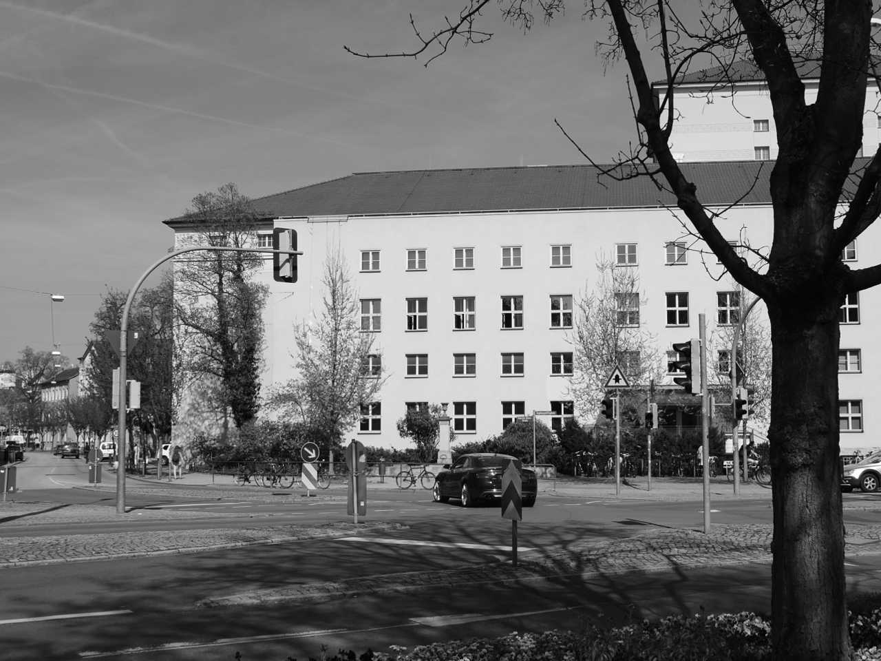 Neugestaltung Sophienstiftsplatz mit Gropiusstraße in Weimar Neugestaltung Sophienstiftsplatz mit Gropiusstraße in Weimar