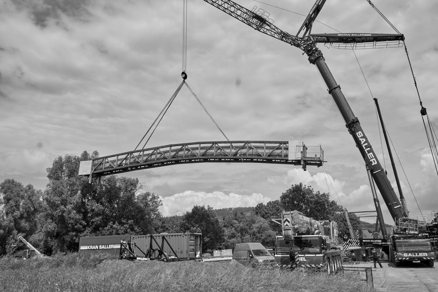 Ersatzneubau der Radfahrer-/Fußgängerbrücke im Zuge des Werratalradweges bei Unterrieden/Witzenhausen Ersatzneubau der Radfahrer-/Fußgängerbrücke im Zuge des Werratalradweges bei Unterrieden/Witzenhausen